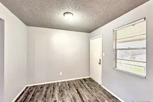 712 Martindale Rd, San Marcos, TX 78666 - Photo 10