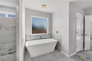 215 Overlook Trl, Copperas Cove, TX 76522 - Photo 22