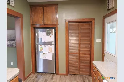 205 and 207 Hubbard Street, Yoakum, TX 77995 - Photo 18