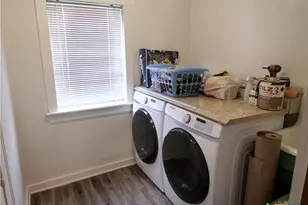 205 and 207 Hubbard St, Yoakum, TX 77995 - Photo 20