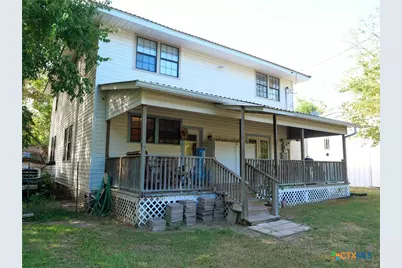 205 and 207 Hubbard Street, Yoakum, TX 77995 - Photo 4
