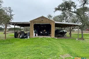 103 Forest View Dr, Victoria, TX 77905 - Photo 8