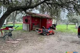 103 Forest View Dr, Victoria, TX 77905 - Photo 10