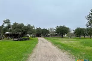 103 Forest View Dr, Victoria, TX 77905 - Photo 20