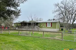 103 Forest View Dr, Victoria, TX 77905 - Photo 2