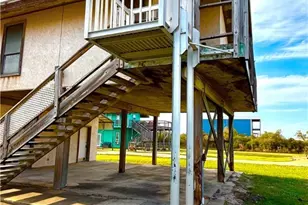 179 Easy St, Port O'Connor, TX 77982 - Photo 2