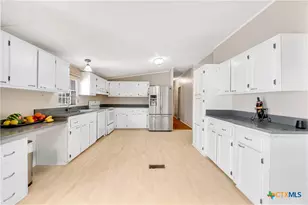 27522 Natural Bridge Caverns Rd, San Antonio, TX 78266 - Photo 8