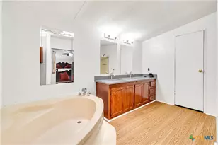 27522 Natural Bridge Caverns Rd, San Antonio, TX 78266 - Photo 12