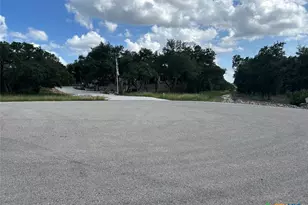 1728 Chardonnay, New Braunfels, TX 78132 - Photo 20