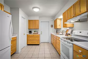 101 E Edgewater Terrace, New Braunfels, TX 78130 - Photo 12