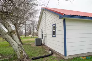 203 S Gisler St, Austwell, TX 77950 - Photo 4