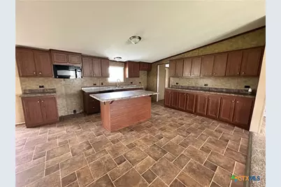 410 Henrietta Street, Yoakum, TX 77995 - Photo 4