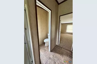 410 Henrietta Street, Yoakum, TX 77995 - Photo 12