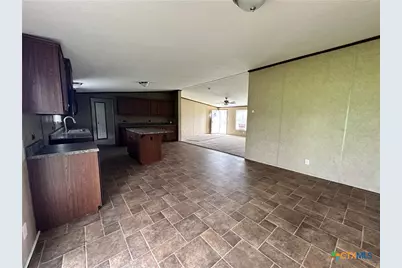 410 Henrietta Street, Yoakum, TX 77995 - Photo 6