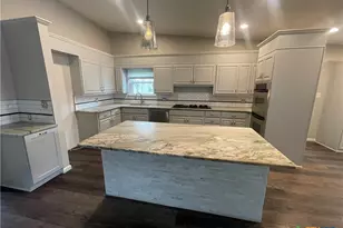 2803 Bon Aire Ave, Victoria, TX 77901 - Photo 2