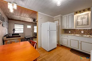 713 N Kossuth St, Rockport, TX 78382 - Photo 12