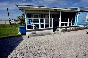 513 N 16th St, Port O'Connor, TX 77982 - Photo 4