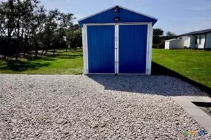 513 N 16th St, Port O'Connor, TX 77982 - Photo 8