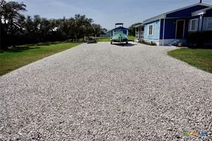 513 N 16th St, Port O'Connor, TX 77982 - Photo 2