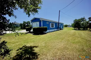 513 N 16th St, Port O'Connor, TX 77982 - Photo 4