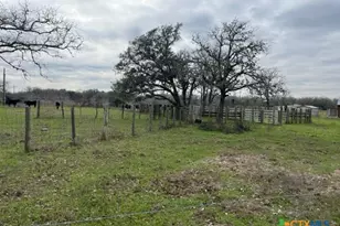 2292 Garrett Road St, Yoakum, TX 77995 - Photo 8
