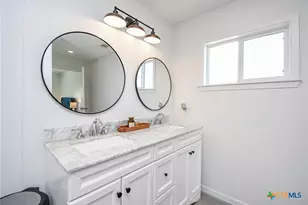 2749 W Bayshore Dr, Palacios, TX 77465 - Photo 32