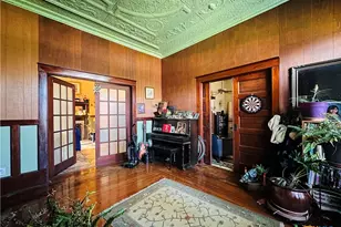 1002 Hopkins St, Yoakum, TX 77995 - Photo 2