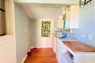 1002 Hopkins St, Yoakum, TX 77995 - Photo 22