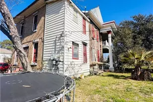 1002 Hopkins St, Yoakum, TX 77995 - Photo 20