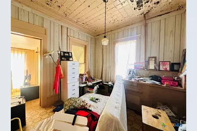 1002 Hopkins Street, Yoakum, TX 77995 - Photo 12