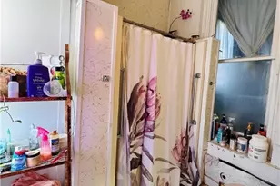 1002 Hopkins St, Yoakum, TX 77995 - Photo 10