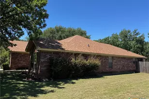106 Chandler Ave, Gatesville, TX 76528 - Photo 6