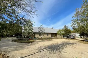 414 Henk Ln, San Marcos, TX 78666 - Photo 2