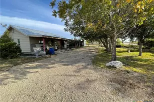 414 Henk Ln, San Marcos, TX 78666 - Photo 4