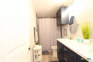 805 W 7th Ave, Belton, TX 76513 - Photo 10