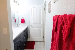 805 W 7th Ave, Belton, TX 76513 - Photo 8