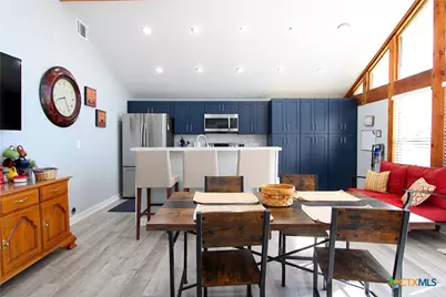 805 W 7th Avenue, Belton, TX 76513 - Photo 2