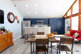 805 W 7th Ave, Belton, TX 76513 - Photo 2