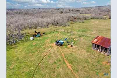 1000 Mill Creek Rd, Seguin, TX 78155 - Photo 4