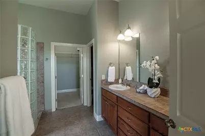 451 Winding View, New Braunfels, TX 78132 - Photo 14