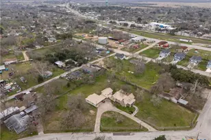 222 Myrtle Ave, Luling, TX 78648 - Photo 40