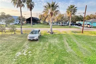 707 W Monroe Ave, Port O'Connor, TX 77982 - Photo 6