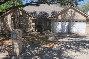 452 Raven Ridge, New Braunfels, TX 78130 - Photo 2