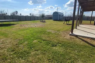 703 W Oakland Ave, Seadrift, TX 77983 - Photo 30