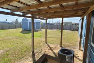 703 W Oakland Ave, Seadrift, TX 77983 - Photo 26