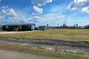 703 W Oakland Ave, Seadrift, TX 77983 - Photo 2