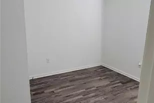 703 W Oakland Ave, Seadrift, TX 77983 - Photo 6