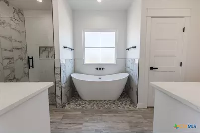 110 Lake Village Road, Seguin, TX 78155 - Photo 24