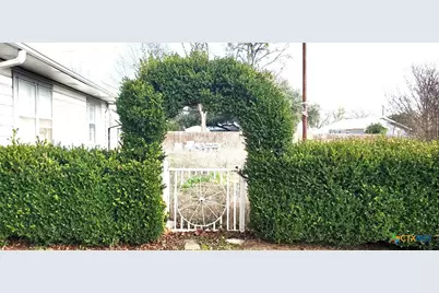 112 College Avenue, Oglesby, TX 76561 - Photo 4