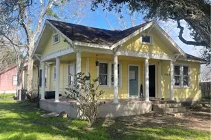 1610 S 3rd St, Ganado, TX 77962 - Photo 2